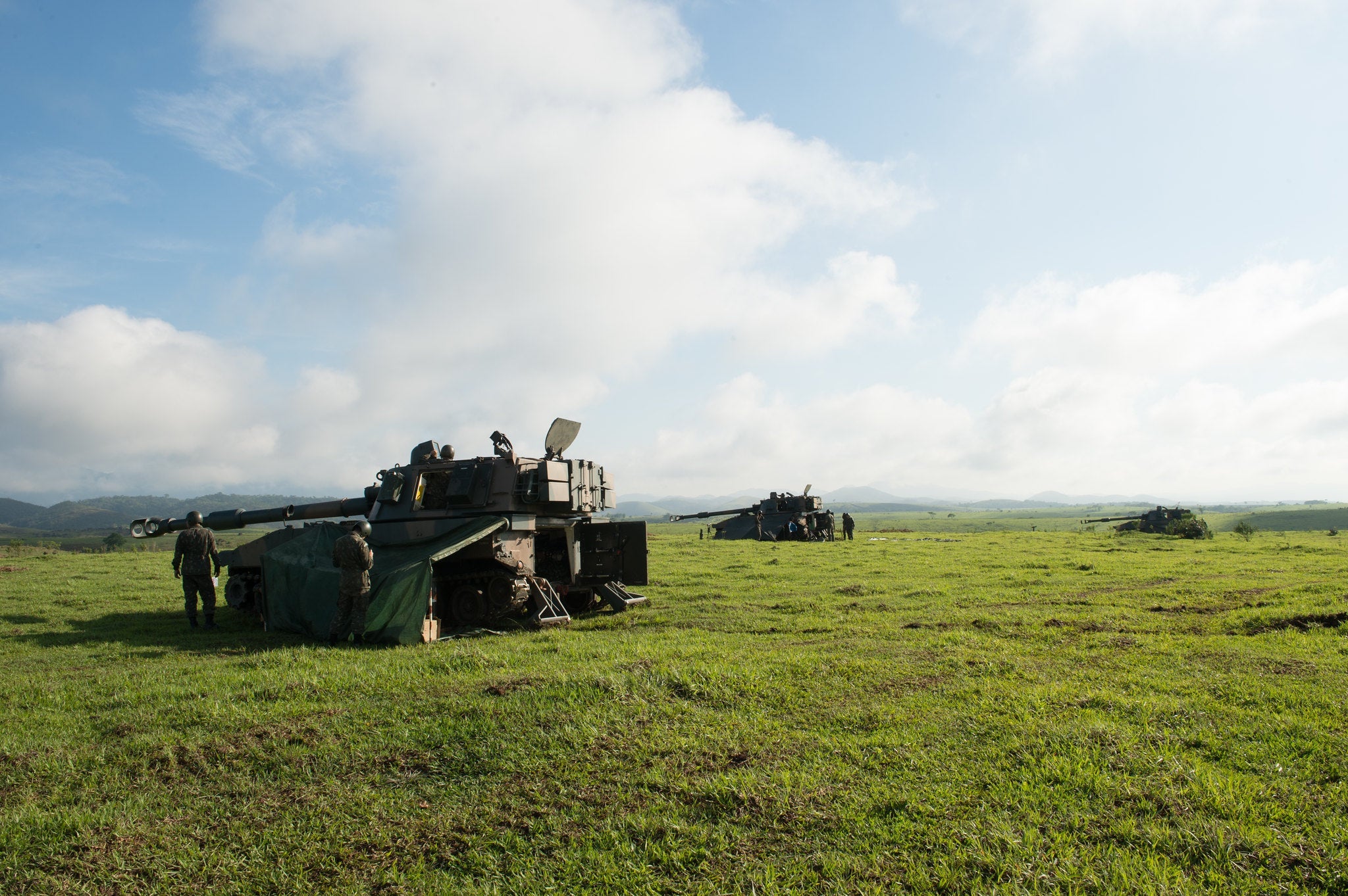 IRMÃOS POR ESCOLHA: UM FILME SOBRE COMPANHEIRISMO, CORAGEM E RESILIÊNCIA