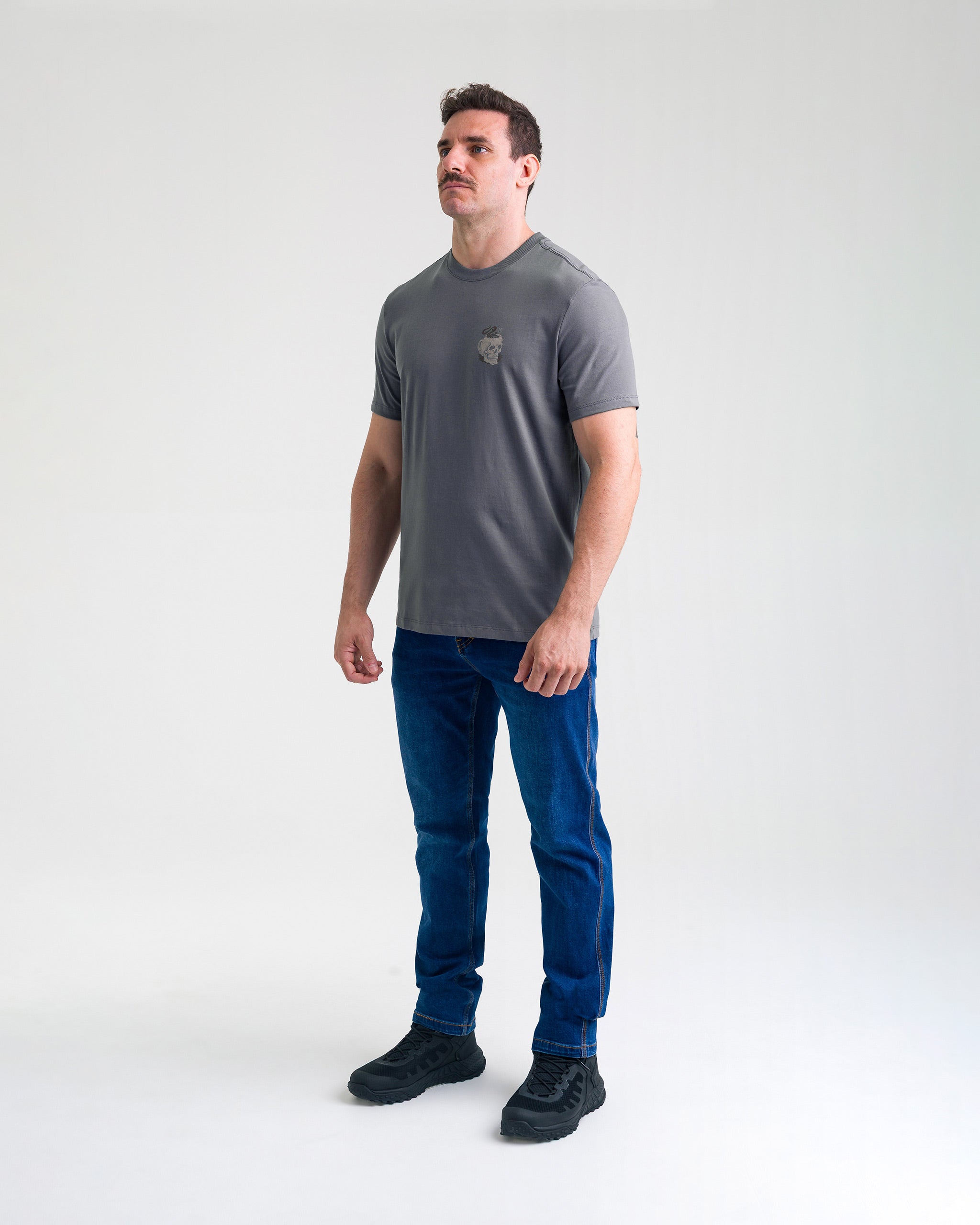Camiseta Concept Give Me Coffee Masculina - Chumbo - INVICTUS