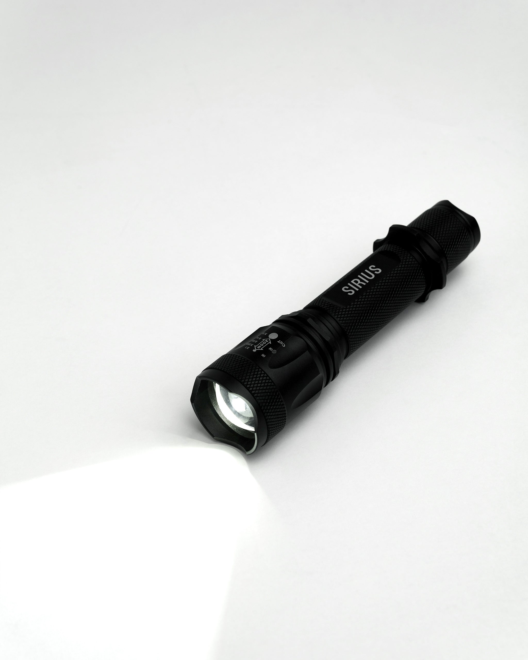 Lanterna Tática Sirius 800 Lumens