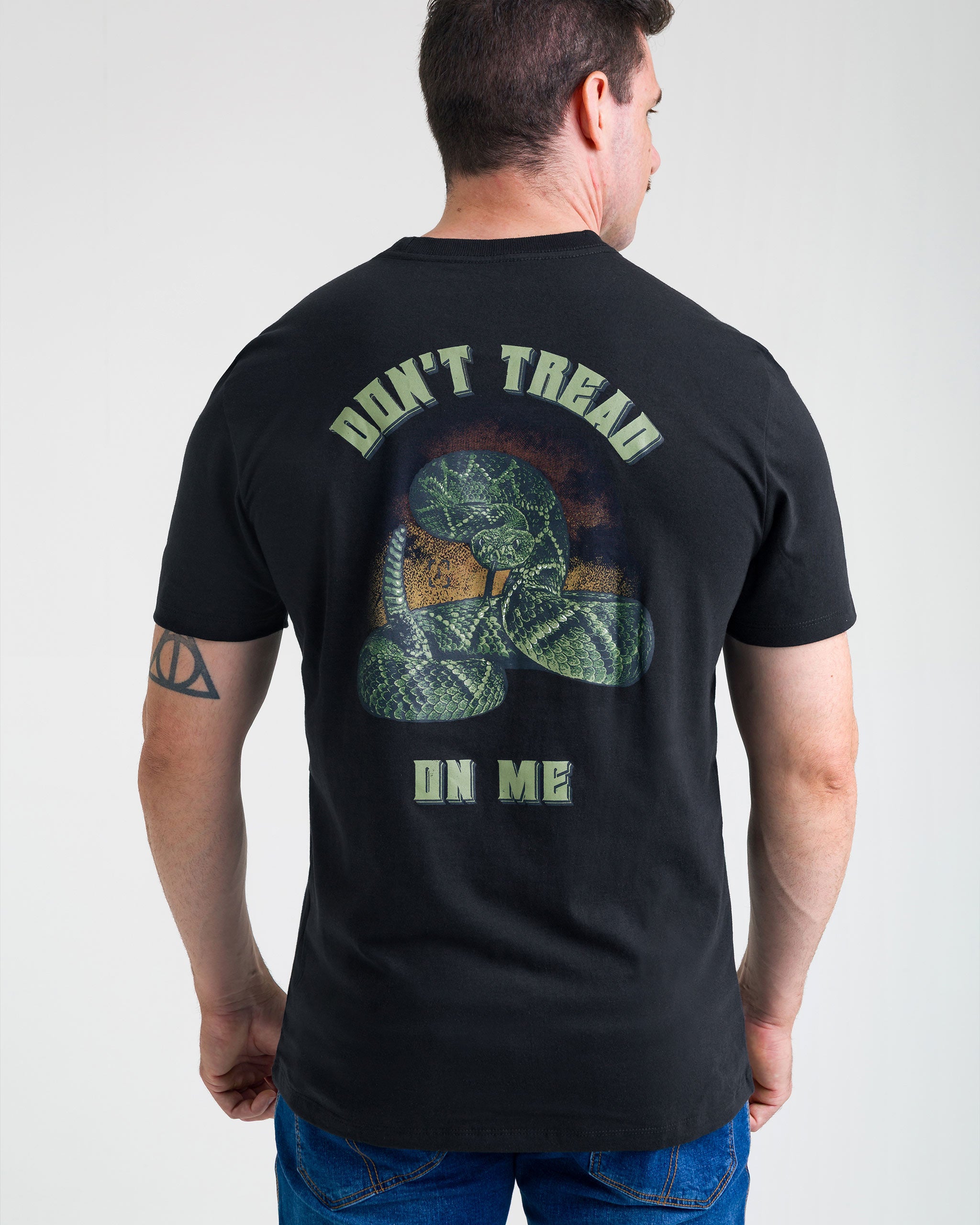 Camiseta Concept DTOM Classic 10 anos - Preta - INVICTUS
