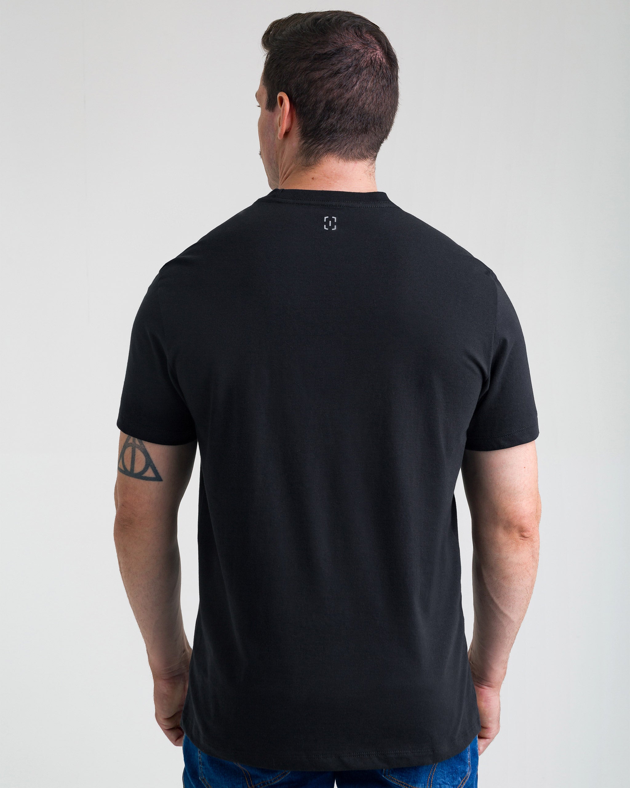 Camiseta Concept Old Skull 10 anos - Preta