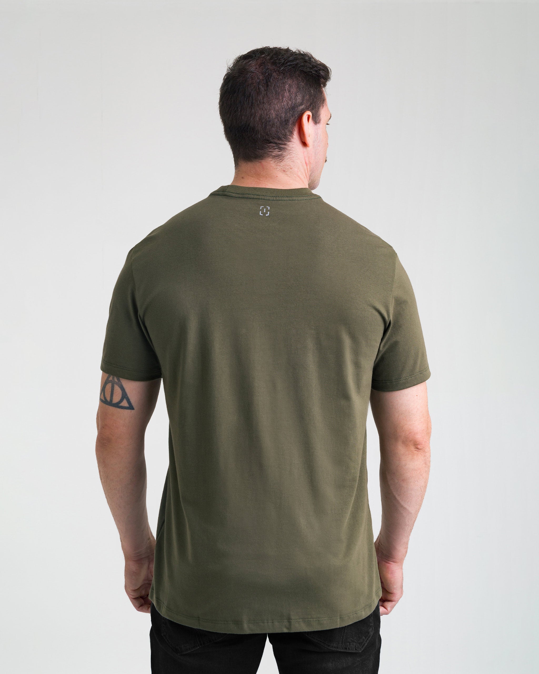 Camiseta Concept Old Skull 10 anos - Verde - INVICTUS