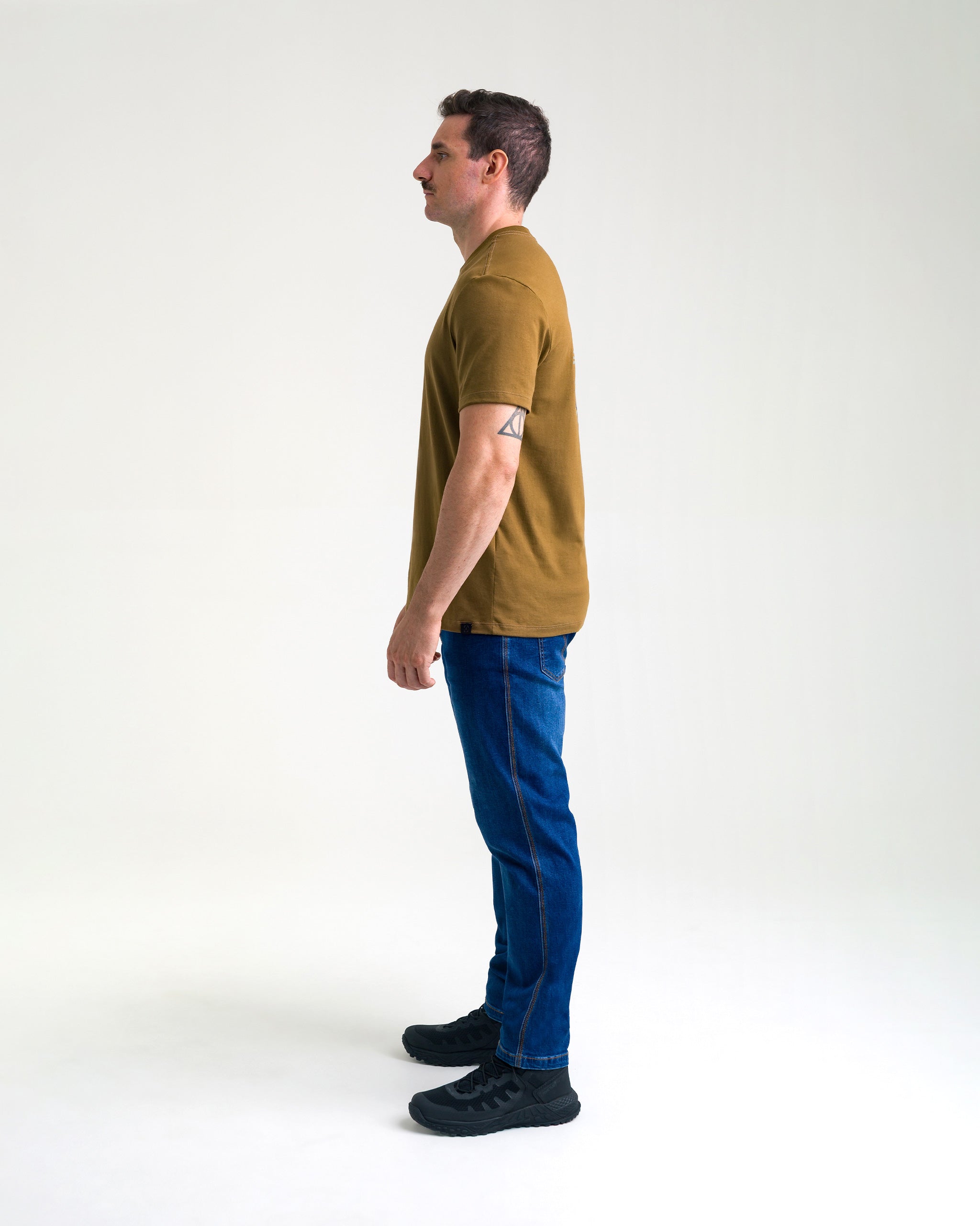 Camiseta Concept Victory Masculina - Marrom - INVICTUS