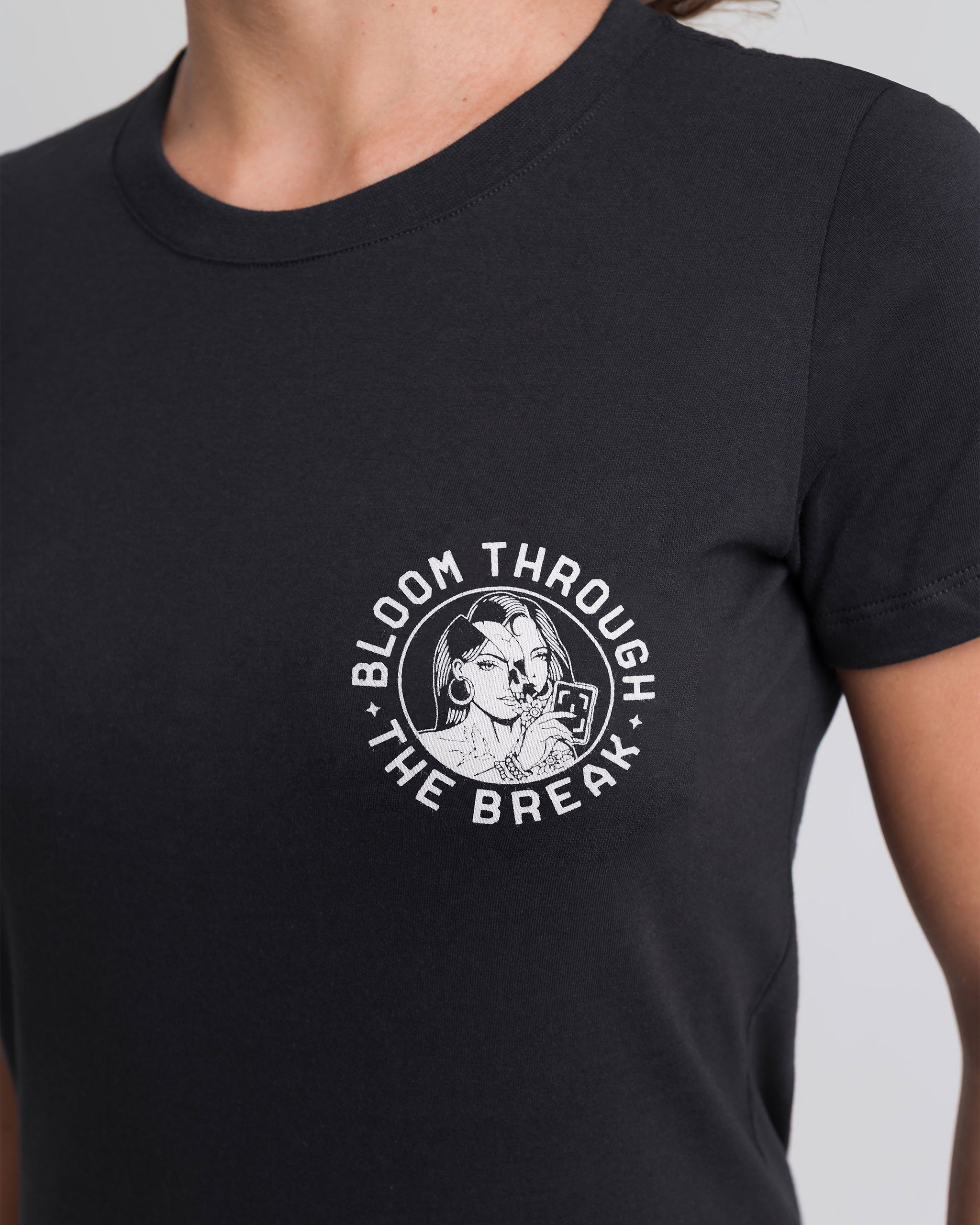 Camiseta Concept Bloom Feminina - Preta - INVICTUS