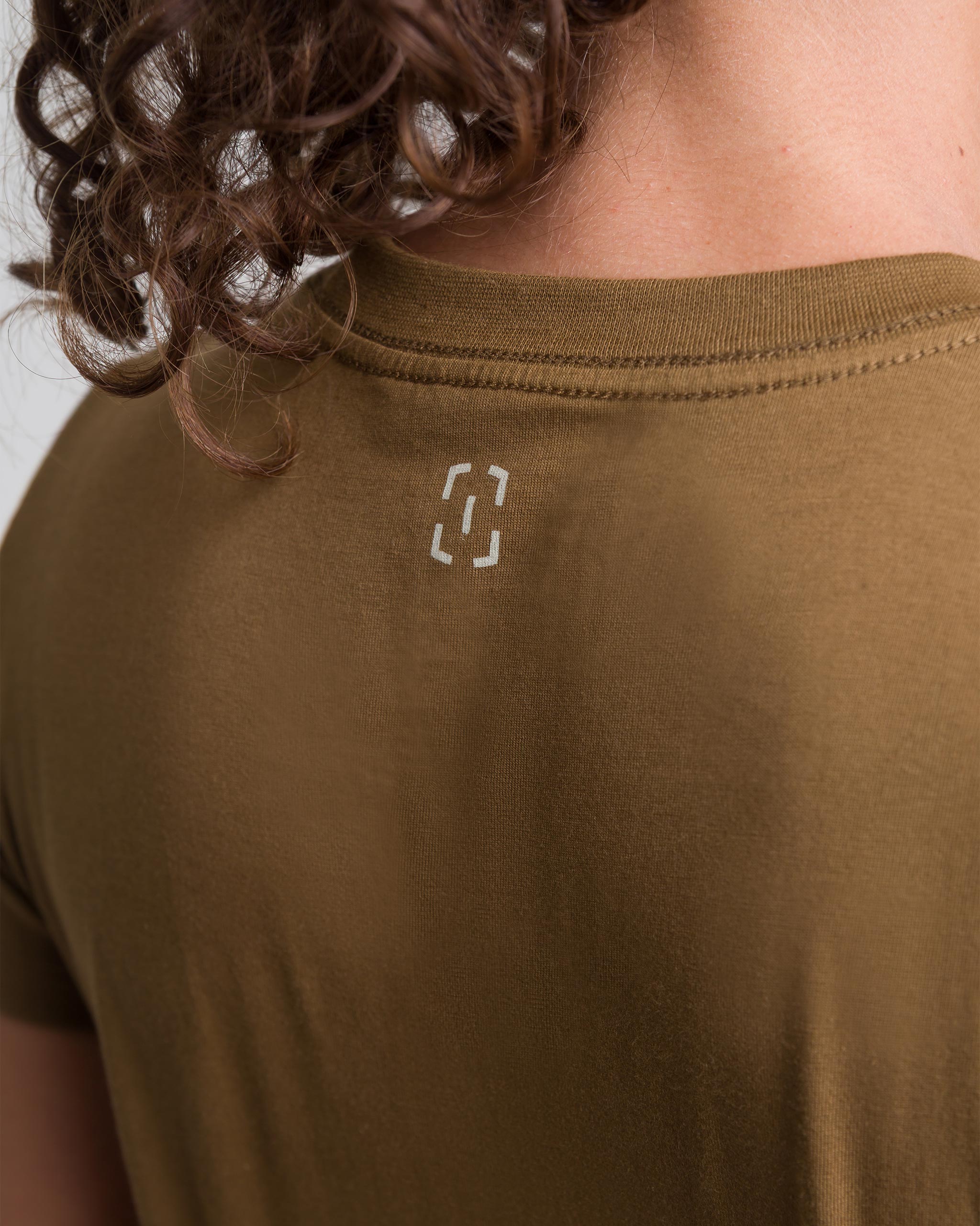 Camiseta Concept Stillness Feminina - Marrom - INVICTUS
