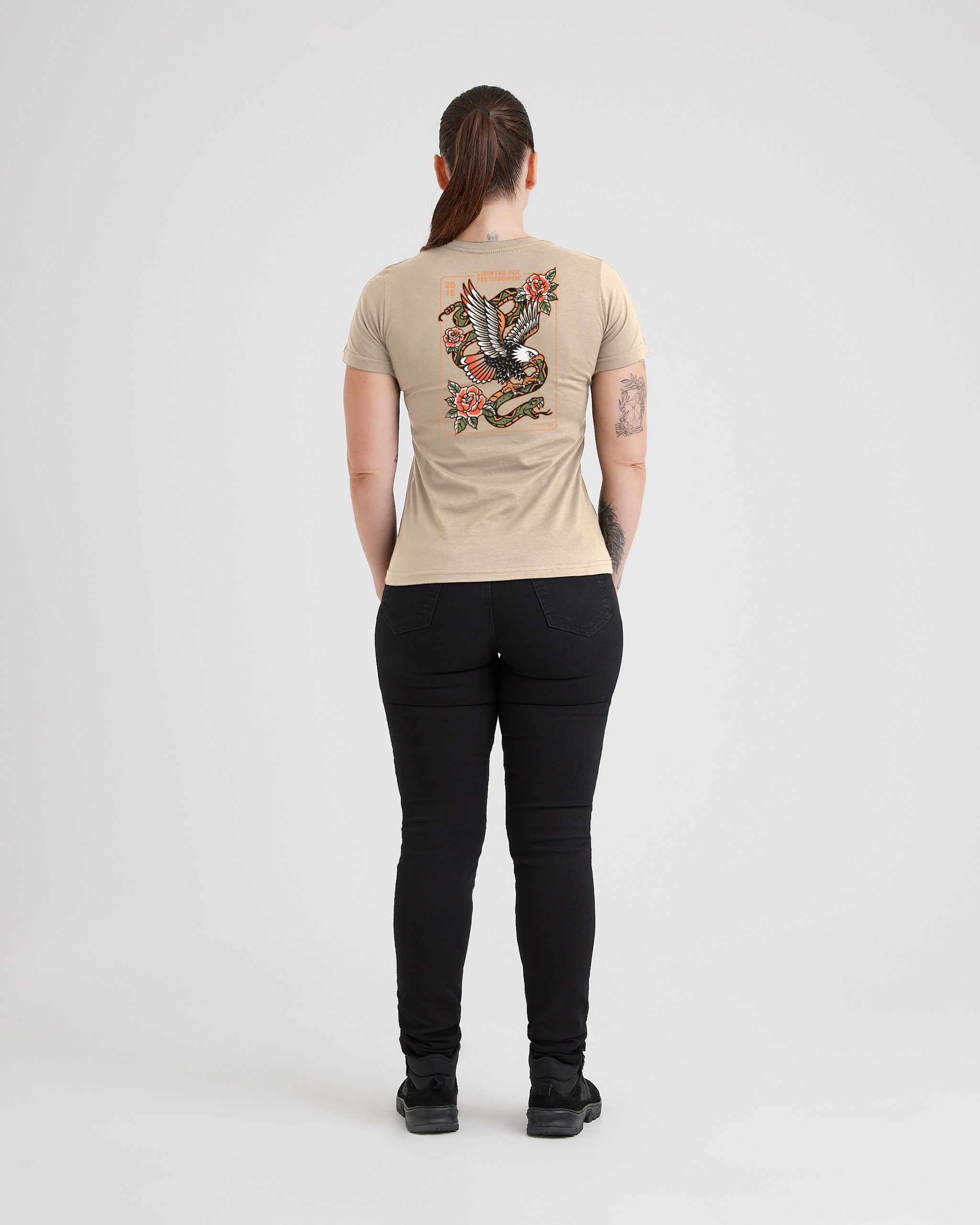 Camiseta Concept Free Bird Feminina - Caqui