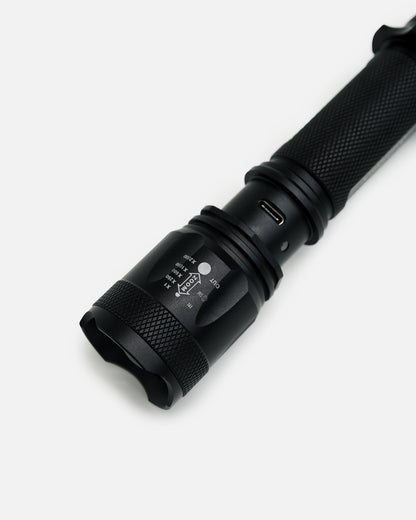 Lanterna Tática Sirius 800 Lumens - INVICTUS