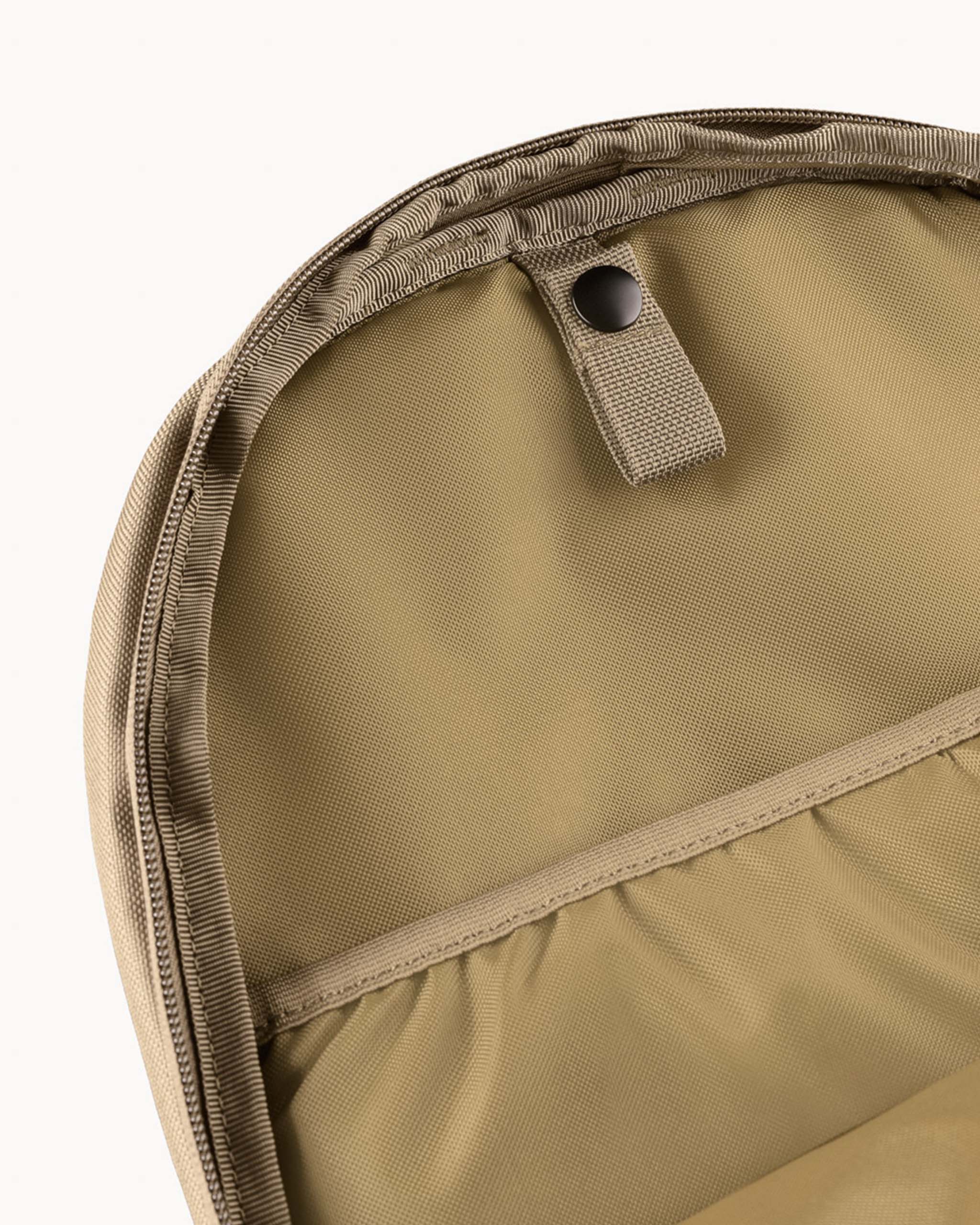Devilsmood　MUTE BEAST FUR BACKPACK ブラウン Mochila Seal 2.0 40L INVICTUS - Coyote | MOLLE